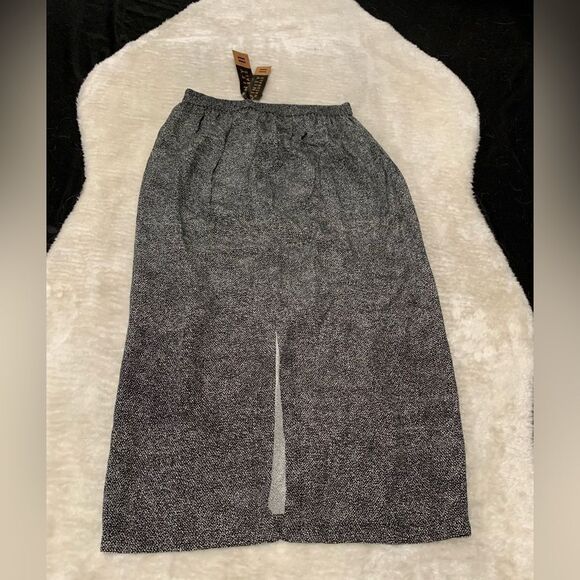 New Finity Naturals‎ Womens 100% Silk Long Black Skirt Size 1X - Picture 2 of 6